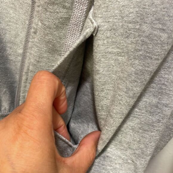 Nike woman’s gray zip up sweatshirt. But it doesn’t zip up - Picture 4 of 10